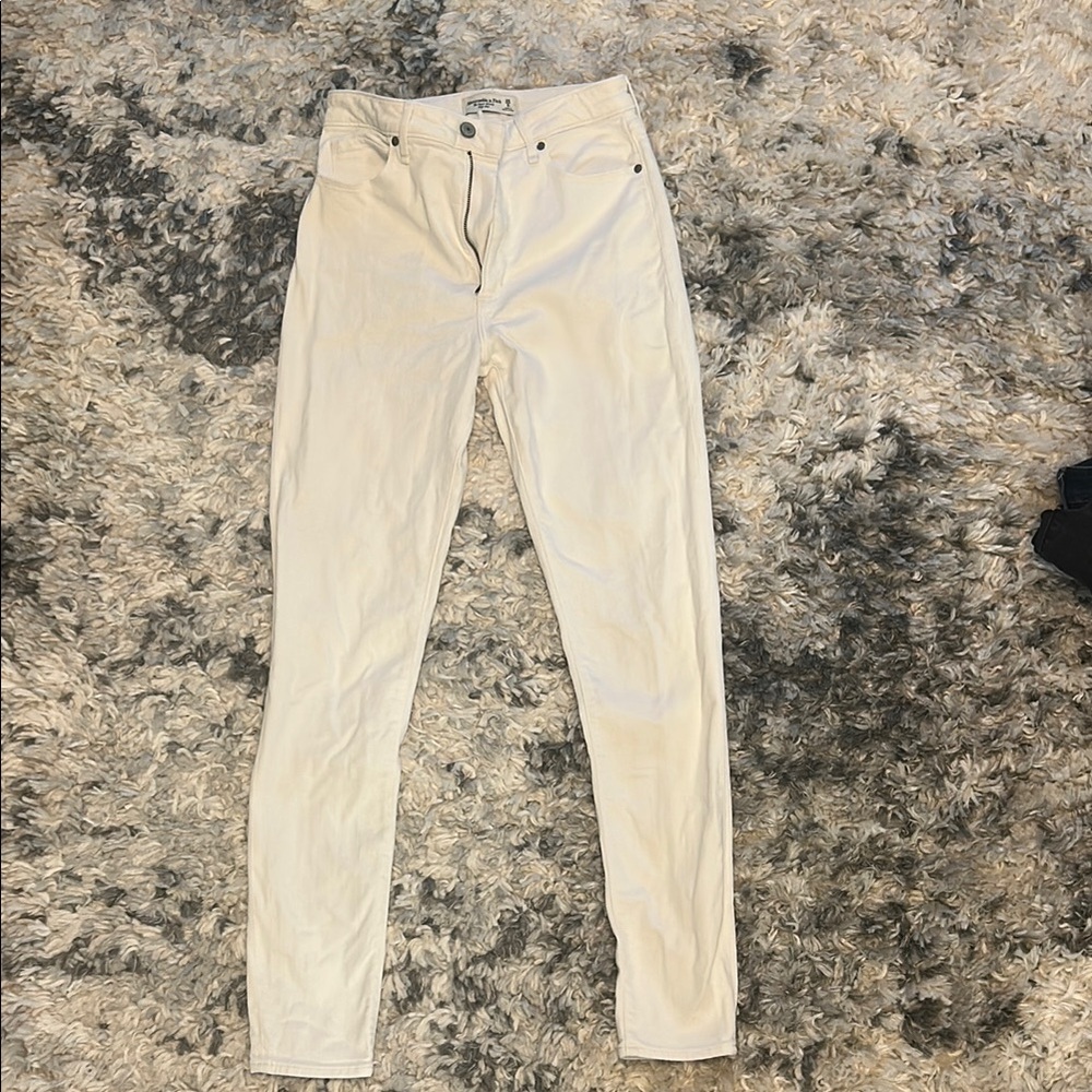 Abercrombie & Fitch High Rise super skinny size 28 long white Jeans